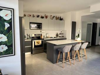 Se alquila moderno apartamento amoblado en San Francisco de Heredia 26-163
