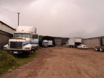 Se vende amplio lote de 1.3 hectáreas en Brasil Santa Ana 23-1518