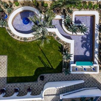 Se vende propiedad de lujo con 2 mansiones en San Antonio Escazú 25-143