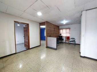 Se vende propiedad con 5 oficinas y uso de suelo comercial en Heredia Centro 24-1073 Se vende propiedad con 5 oficinas y uso de suelo comercial en Heredia Centro 24-1073