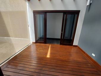 Se vende lujosa casa con amplio lote plano en Ángeles de Heredia 25-1255 Se vende lujosa casa con amplio lote plano en Ángeles de Heredia 25-1255