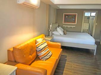 BUILDING FOR SALE WITH COMMERCIAL SPACES AND APARTMENTS IN DOWNTOWN ALAJUELA