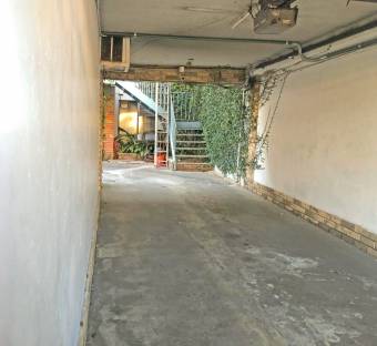 BUILDING FOR SALE WITH COMMERCIAL SPACES AND APARTMENTS IN DOWNTOWN ALAJUELA