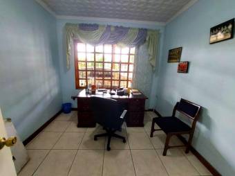 Se vende propiedad con casa y 2 apartamentos en Santa bárbara Heredia 24-1075 Se vende propiedad con casa y 2 apartamentos en Santa bárbara Heredia 24-1075