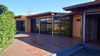 Se vende propiedad con casa y 2 apartamentos en Santa bárbara Heredia 24-1075 Se vende propiedad con casa y 2 apartamentos en Santa bárbara Heredia 24-1075