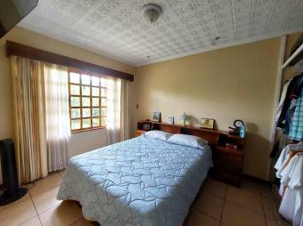 Se vende propiedad con casa y 2 apartamentos en Santa bárbara Heredia 24-1075 Se vende propiedad con casa y 2 apartamentos en Santa bárbara Heredia 24-1075