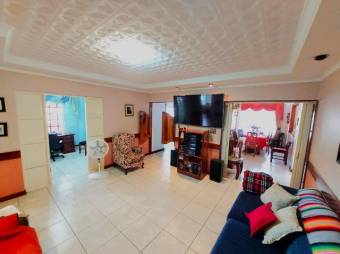 Se vende propiedad con casa y 2 apartamentos en Santa bárbara Heredia 24-1075 Se vende propiedad con casa y 2 apartamentos en Santa bárbara Heredia 24-1075