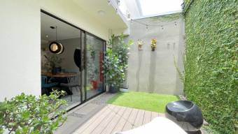 Se vende moderna casa con patio en condominio de San Antonio Escazú 25-1776 Se vende moderna casa con patio en condominio de San Antonio Escazú 25-1776