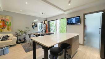 Se vende moderna casa con patio en condominio de San Antonio Escazú 25-1776 Se vende moderna casa con patio en condominio de San Antonio Escazú 25-1776