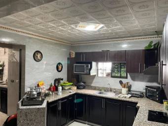 Se venden 2 locales y 2 apartamentos en San Ignacio Alajuela 25-1936 Se venden 2 locales y 2 apartamentos en San Ignacio Alajuela 25-1936