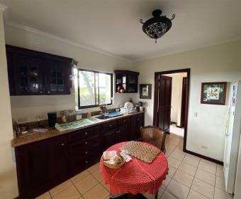 House for sale in Ciudad Hacienda Los Reyes, within the Las Vueltas condominium.