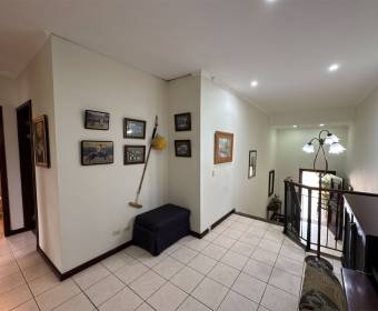 House for sale in Ciudad Hacienda Los Reyes, within the Las Vueltas condominium.