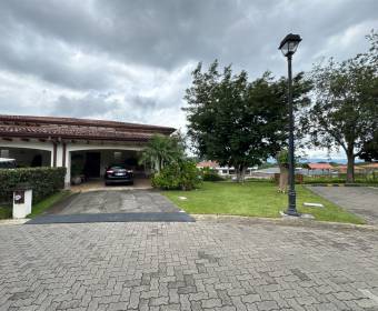 House for sale in Ciudad Hacienda Los Reyes, within the Las Vueltas condominium.