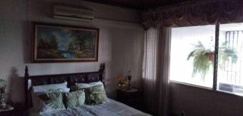 Se vende espaciosa casa con uso mixto en Alajuela Centro 25-624