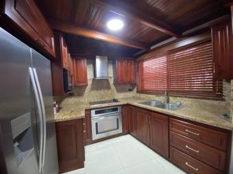 Se vende espaciosa casa con patio y terraza en Alajuela 25-988 Se vende espaciosa casa con patio y terraza en Alajuela 25-988