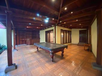 Se vende espaciosa casa con patio y terraza en Alajuela 25-988 Se vende espaciosa casa con patio y terraza en Alajuela 25-988