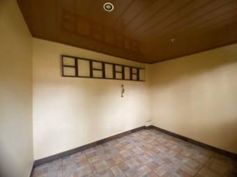 Se vende espaciosa casa con patio y terraza en Alajuela 25-988 Se vende espaciosa casa con patio y terraza en Alajuela 25-988