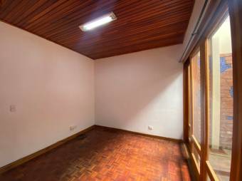 Se vende espaciosa casa con terraza en Alajuela 26-194