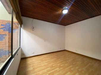 Se vende espaciosa casa con terraza en Alajuela 26-194