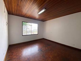 Se vende espaciosa casa con terraza en Alajuela 26-194