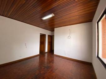 Se vende espaciosa casa con terraza en Alajuela 26-194