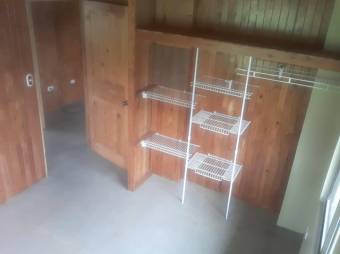 Se vende casa con amplio lote en Desamparados Alajuela 25-189