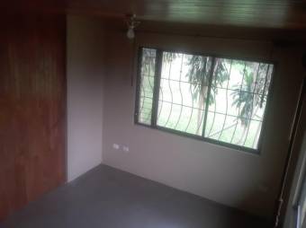 Se vende casa con amplio lote en Desamparados Alajuela 25-189