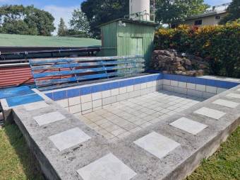 Se vende casa con 1,200m2 de lote en Guácima Alajuela 24-88