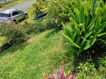 Se vende casa con amplio lote de 900m2 en Guácima Alajuela 25-785