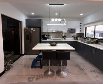 Casa a la venta en Condominio Terrazas, Tacacorí de Alajuela.