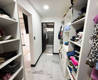 Casa a la venta en Condominio Terrazas, Tacacorí de Alajuela.