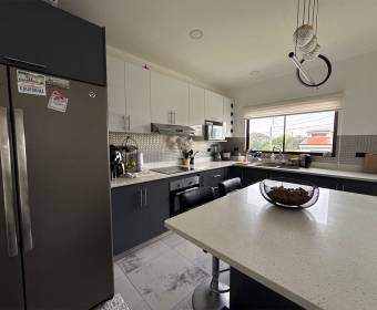 Casa a la venta en Condominio Terrazas, Tacacorí de Alajuela.