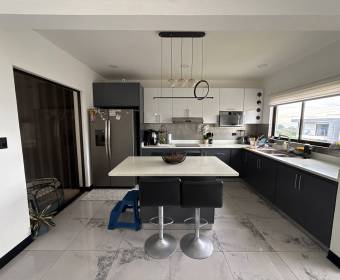 Casa a la venta en Condominio Terrazas, Tacacorí de Alajuela.