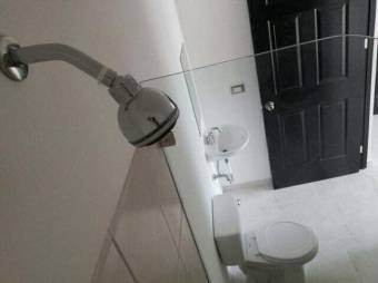 Se alquila apartamento en condominio de San Antonio Alajuela 25-1954