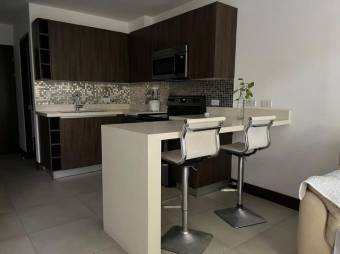 Se alquila moderno apartamento amoblado en Pozos Santa Ana 26-338