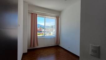 Se alquila espacioso apartamento en condómino de Ulloa Heredia 26-424