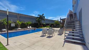 Se alquila espacioso apartamento en condómino de Ulloa Heredia 26-424
