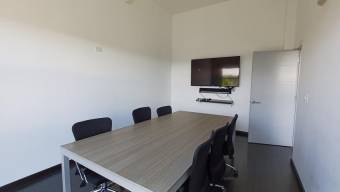 Se alquila espacioso apartamento en condómino de Ulloa Heredia 26-424