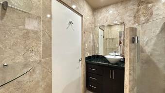 Se alquila espacioso apartamento amoblado en Alajuelita San José 26-383