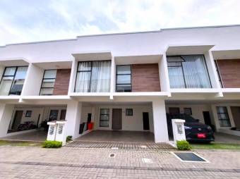 Se alquila casa con terraza en condominio San Antonio Escazú 26-354