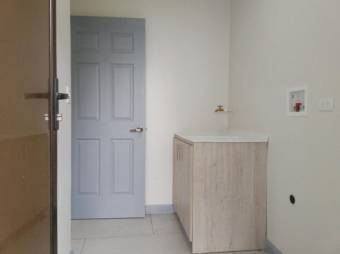 Se alquila casa amoblada en condominio de Grecia Alajuela 25-1713