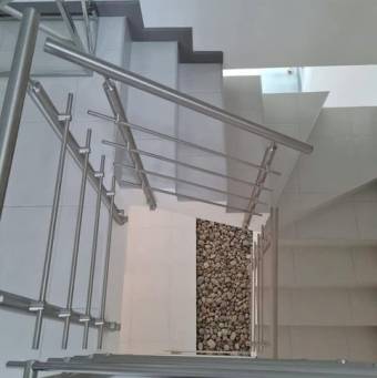 Se alquila espaciosa casa en condominio de San Miguel Heredia 26-282 Se alquila espaciosa casa en condominio de San Miguel Heredia 26-282