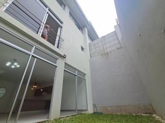 Se alquila espaciosa casa en condominio de San Miguel Heredia 26-282 Se alquila espaciosa casa en condominio de San Miguel Heredia 26-282