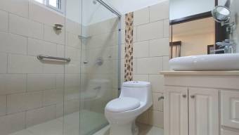 Se alquila casa con patio en condominio de Sabanilla San José 26-344 Se alquila casa con patio en condominio de Sabanilla San José 26-344