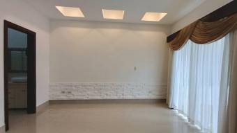 Se alquila casa con patio en condominio de Sabanilla San José 26-344 Se alquila casa con patio en condominio de Sabanilla San José 26-344