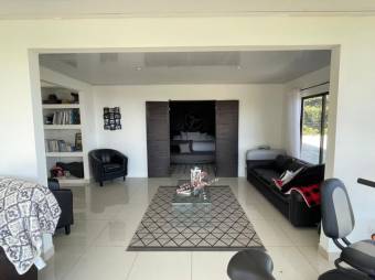 Se vende propiedad de lujo con 2.3 hectáreas de lote en Santa Ana 25-1016