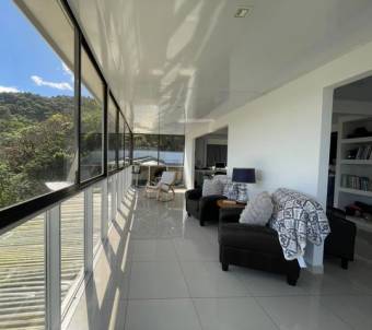 Se vende propiedad de lujo con 2.3 hectáreas de lote en Santa Ana 25-1016