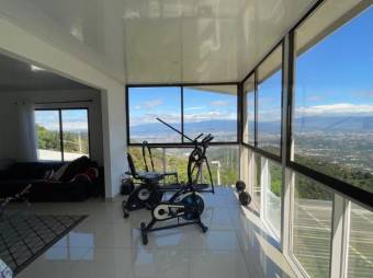 Se vende propiedad de lujo con 2.3 hectáreas de lote en Santa Ana 25-1016