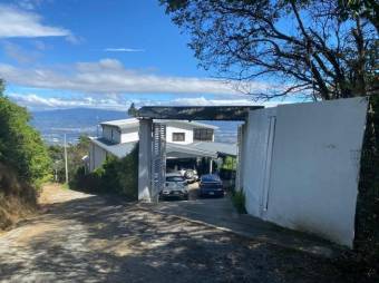 Se vende propiedad de lujo con 2.3 hectáreas de lote en Santa Ana 25-1016