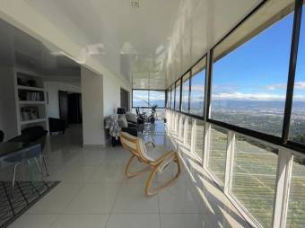 Se vende propiedad de lujo con 2.3 hectáreas de lote en Santa Ana 25-1016